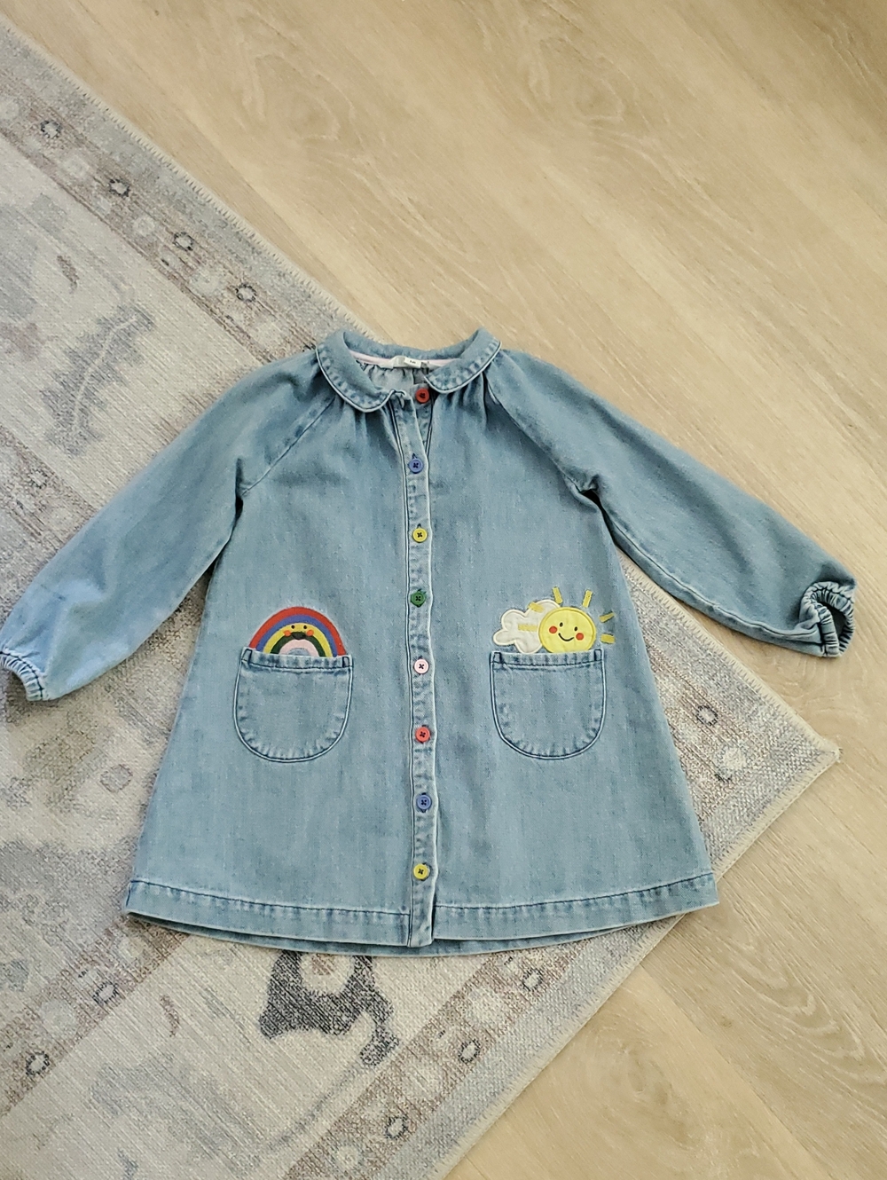 Mini Boden Toddler Girls Soft Denim Embroidered Sunshine Rainbow Dress Sz3-4y